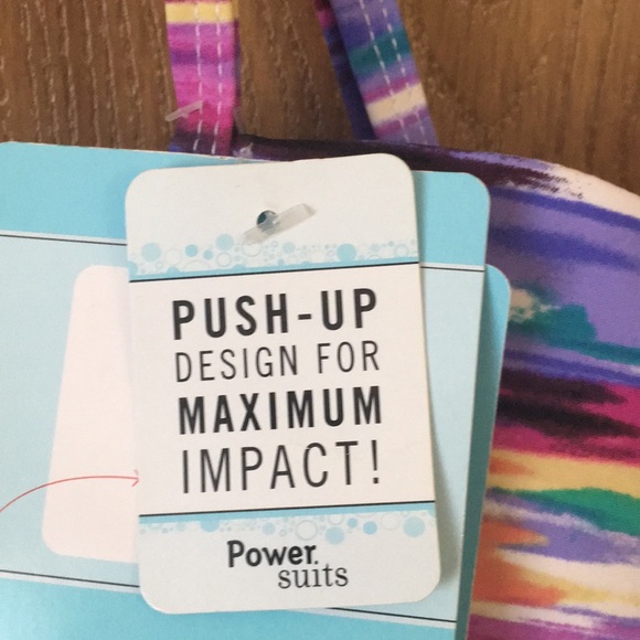 ๐ Assets by Spanx Swim Top - Picture 12 of 13